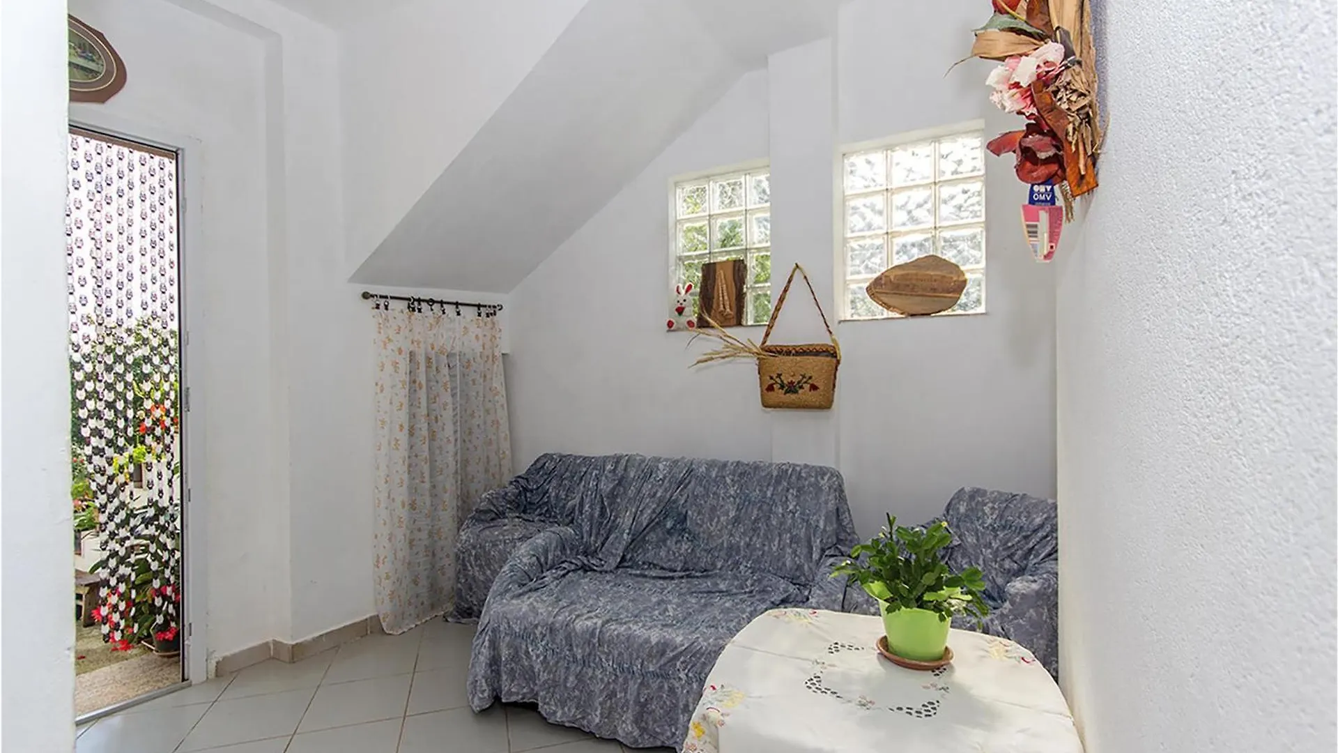 Beautiful Apartment In Selo Rakalj With Wifi